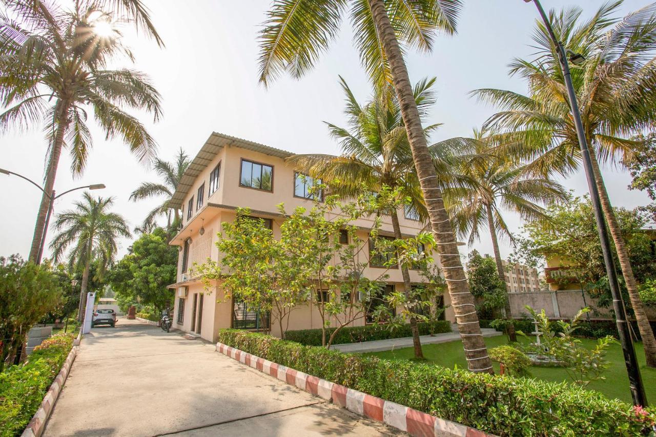 Pushp Vatika Resort & Lawns ナビムンバイ エクステリア 写真
