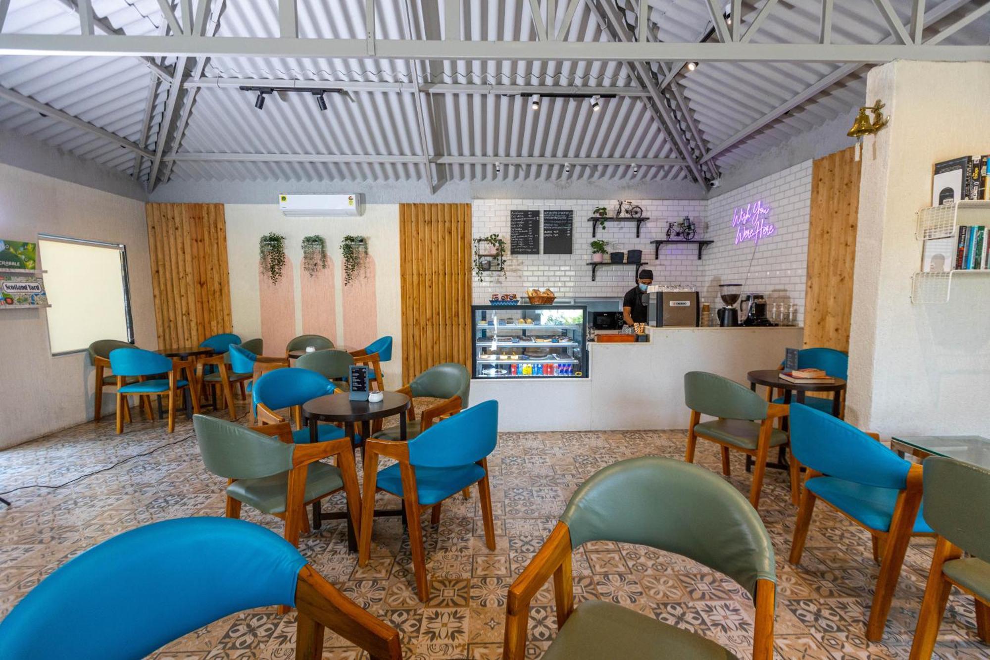 Pushp Vatika Resort & Lawns ナビムンバイ エクステリア 写真