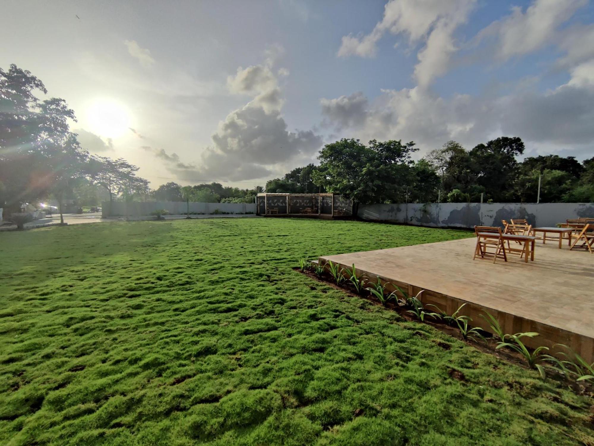 Pushp Vatika Resort & Lawns ナビムンバイ エクステリア 写真