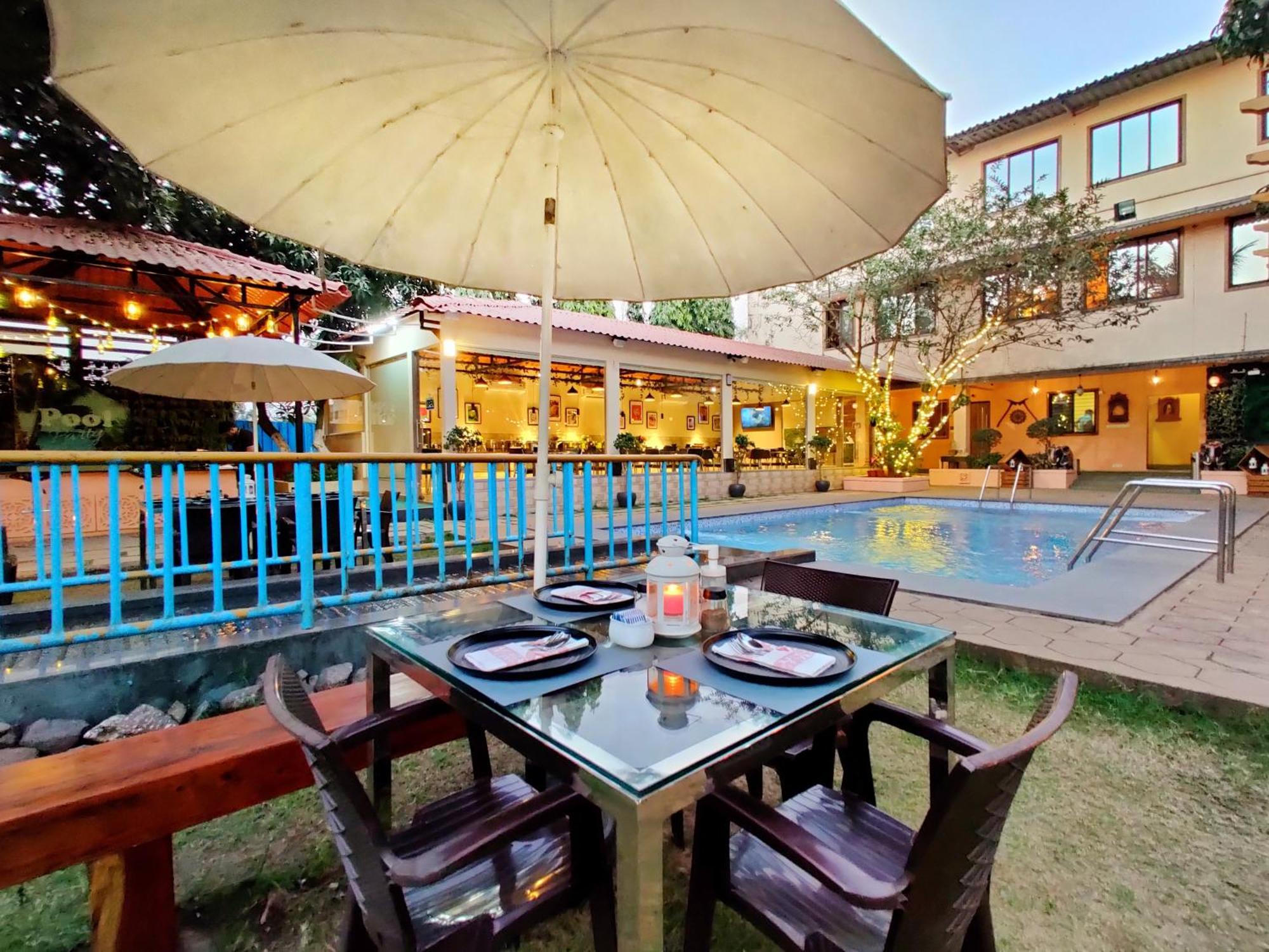 Pushp Vatika Resort & Lawns ナビムンバイ エクステリア 写真
