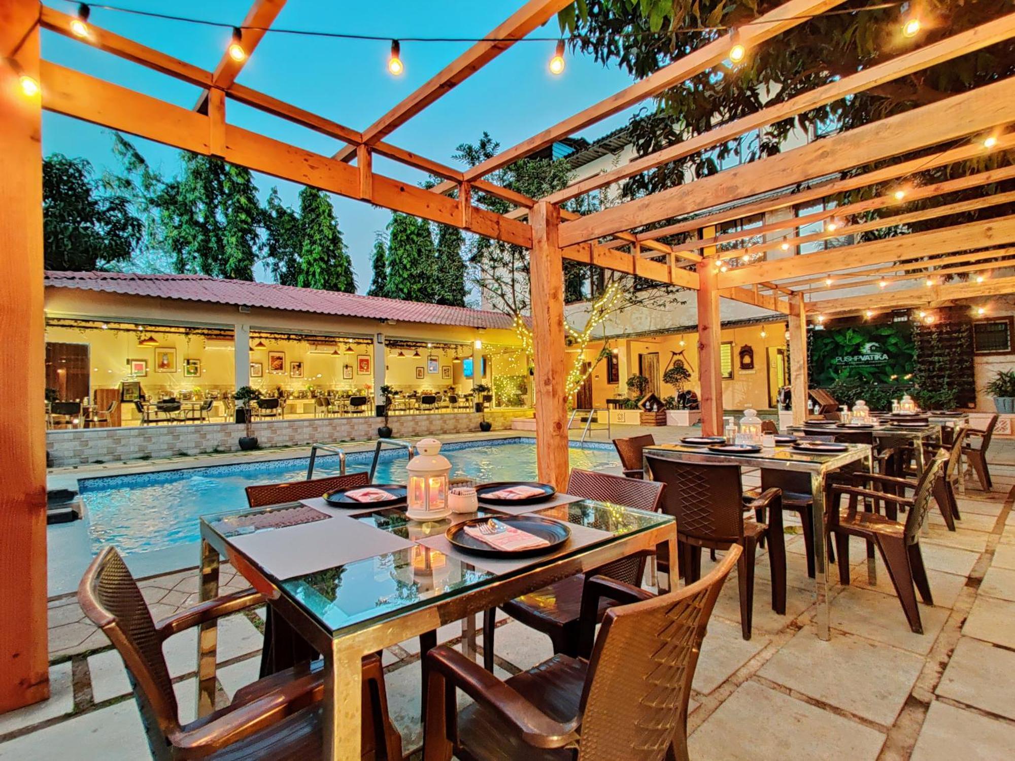 Pushp Vatika Resort & Lawns ナビムンバイ エクステリア 写真