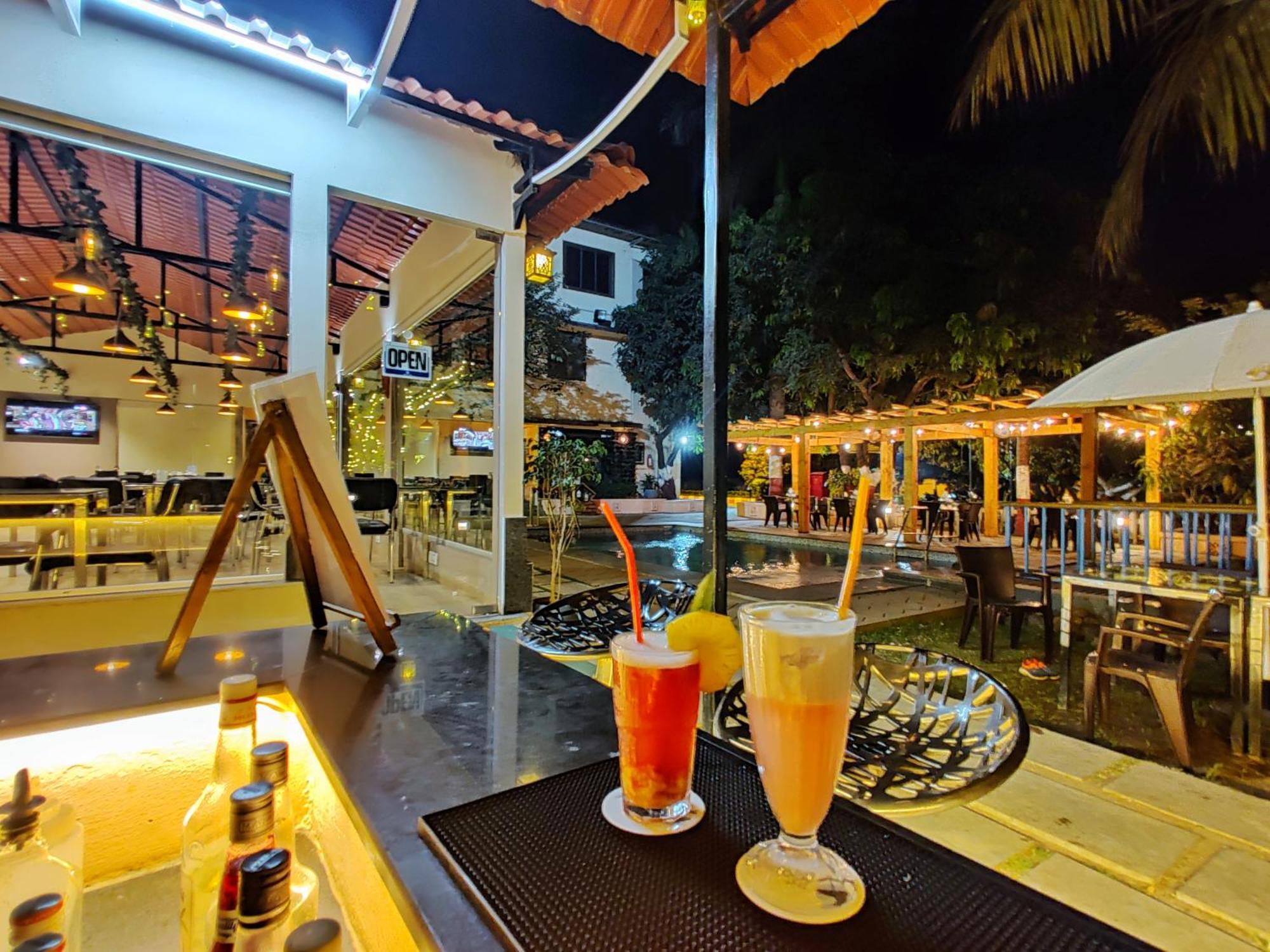 Pushp Vatika Resort & Lawns ナビムンバイ エクステリア 写真