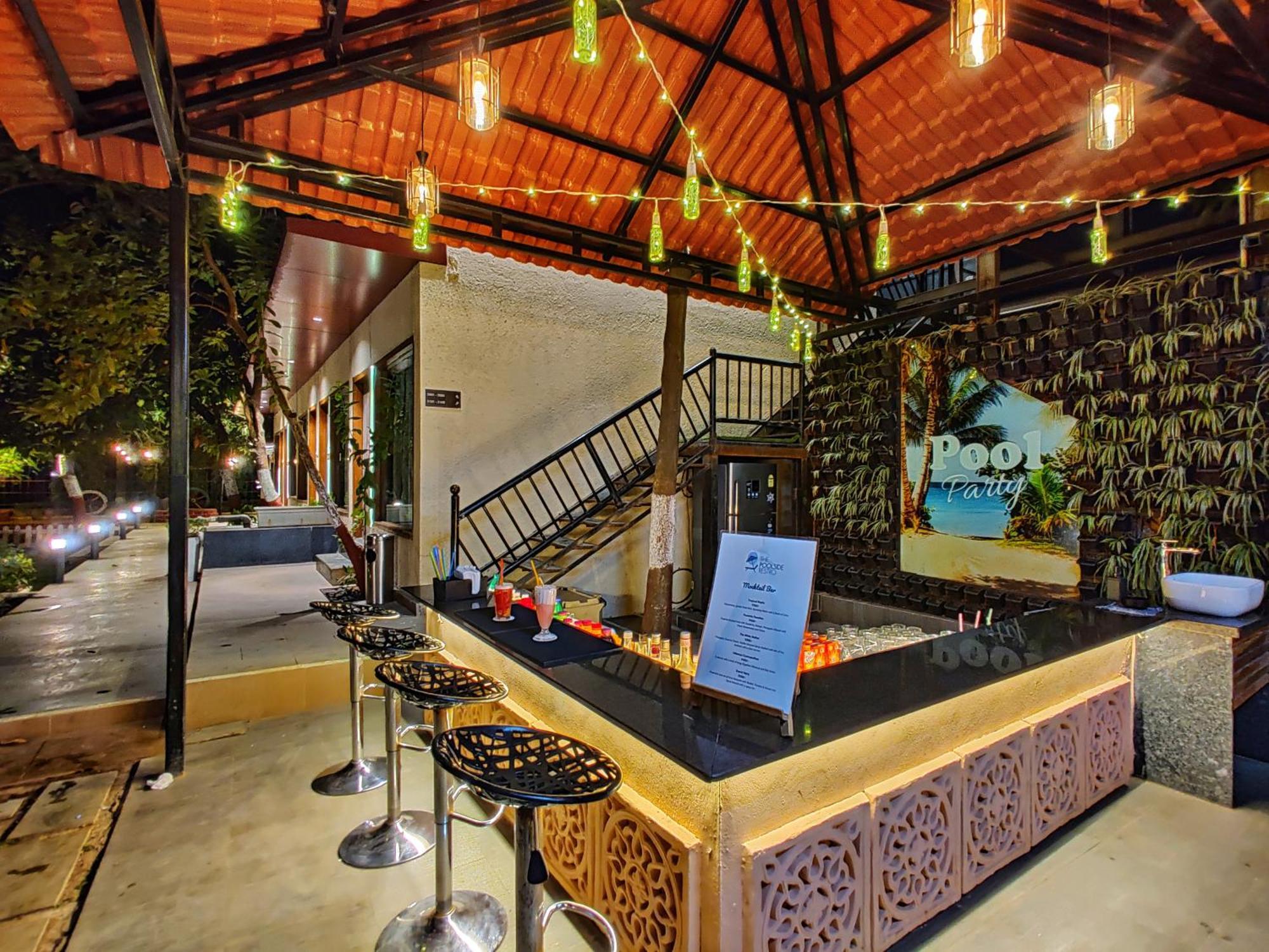 Pushp Vatika Resort & Lawns ナビムンバイ エクステリア 写真